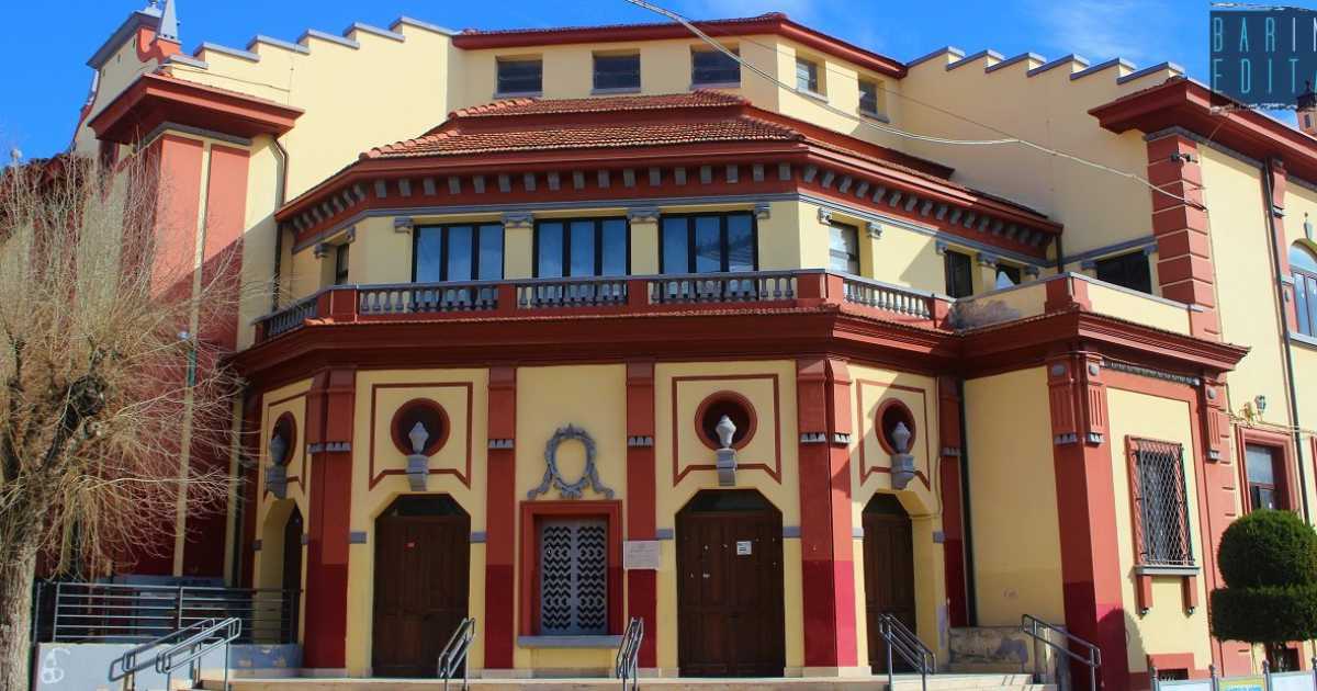 Orientale, eclettica e barocca: Don Pappagallo, la scuola pi� particolare del barese
